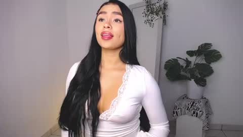 Snapshot of mily_ortiz chatting on 07/22/26, 02:42 Mily Ortiz online show from 07/22/26, 02:42