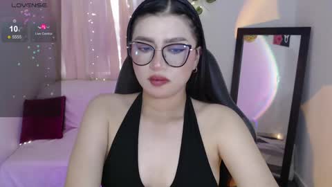 Snapshot of mily_thomson_b chatting on 06/04/26, 10:27 Mily online show from 06/04/26, 10:27