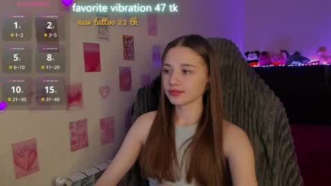 Snapshot of milyamess chatting on 03/23/26, 06:45 Emily online show from 03/23/26, 06:45