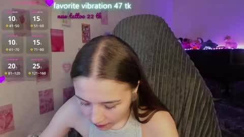 Snapshot of milyamess chatting on 04/16/26, 07:58 Emily online show from 04/16/26, 07:58