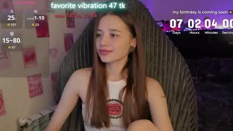 Snapshot of milyamess chatting on 04/17/26, 06:55 Emily online show from 04/17/26, 06:55