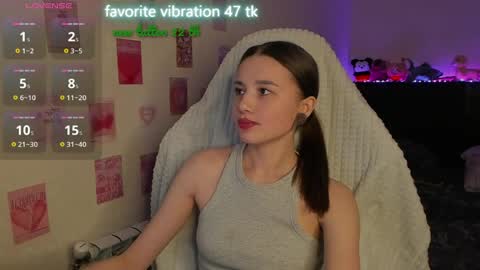 Snapshot of milyamess chatting on 05/01/26, 05:39 Emily online show from 05/01/26, 05:39
