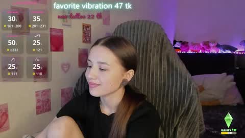Snapshot of milyamess chatting on 05/26/26, 05:53 Emily online show from 05/26/26, 05:53