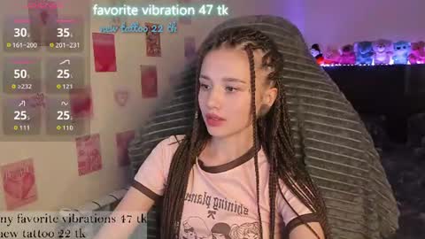 Snapshot of milyamess chatting on 07/23/26, 06:17 Emily online show from 07/23/26, 06:17