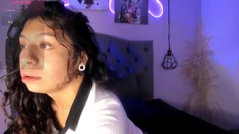 Mily online show from 06/19/26, 03:22