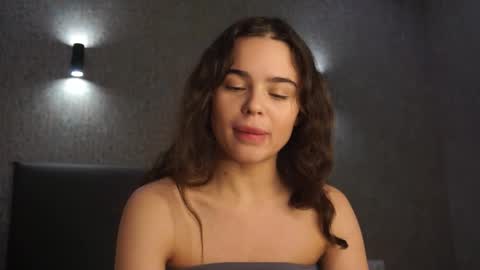 Snapshot of milyyclaars chatting on 02/11/26, 01:49 Linda online show from 02/11/26, 01:49