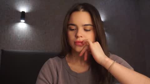 Snapshot of milyyclaars chatting on 02/28/26, 01:45 Linda online show from 02/28/26, 01:45