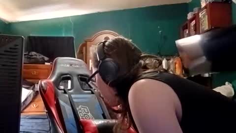 Snapshot of mimi142 chatting on 03/19/26, 05:28 mimi142 online show from 03/19/26, 05:28