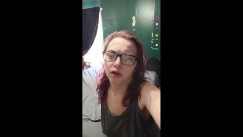 Snapshot of mimi142 chatting on 04/14/26, 02:01 mimi142 online show from 04/14/26, 02:01