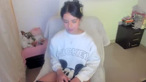 Snapshot of mimi_sa chatting on 06/19/26, 03:44 Mimii online show from 06/19/26, 03:44