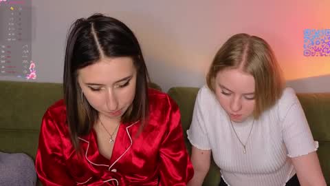 Snapshot of mimipaws chatting on 04/06/26, 07:48 MilaBlack and StacyBlonde Today unboxing Lovens OMG online show from 04/06/26, 07:48