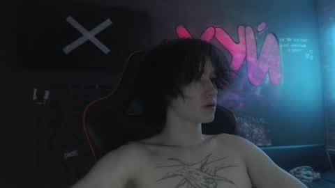 Snapshot of min1pekka chatting on 09/20/25, 02:01 Max online show from 09/20/25, 02:01