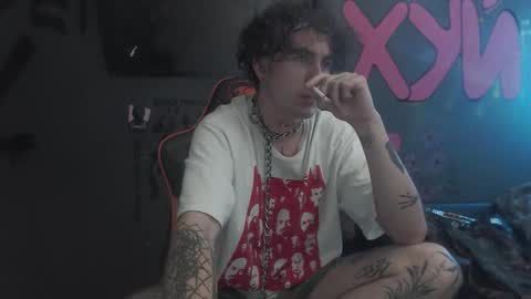 Snapshot of min1pekka chatting on 09/24/25, 03:04 Max online show from 09/24/25, 03:04