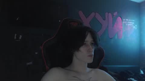 Snapshot of min1pekka chatting on 09/28/25, 12:27 Max online show from 09/28/25, 12:27