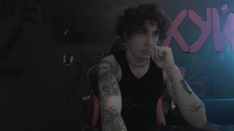 Snapshot of min1pekka chatting on 09/28/25, 02:55 Max online show from 09/28/25, 02:55