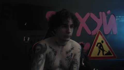 Snapshot of min1pekka chatting on 11/14/25, 01:32 Max online show from 11/14/25, 01:32