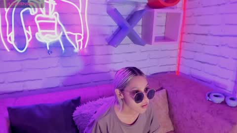 Minji online show from 01/07/25, 11:37