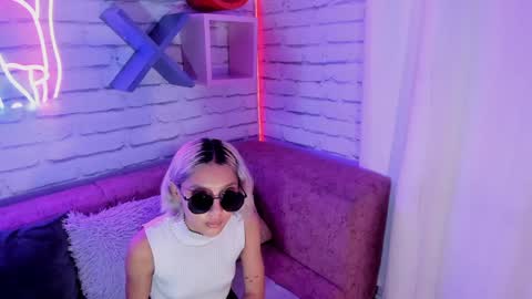 Minji online show from 01/09/25, 11:58