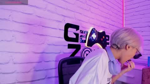 Minji online show from 01/13/25, 11:41