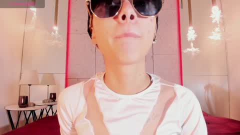 Minji online show from 01/19/25, 11:34