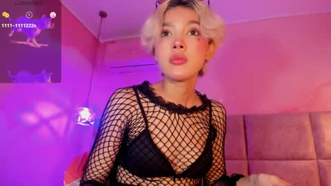 Minji online show from 02/07/25, 02:47