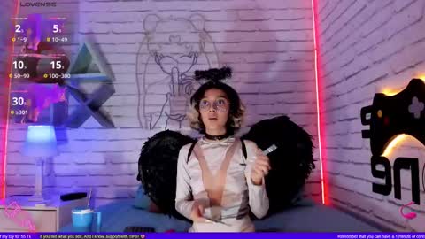 Minji online show from 10/10/25, 06:29