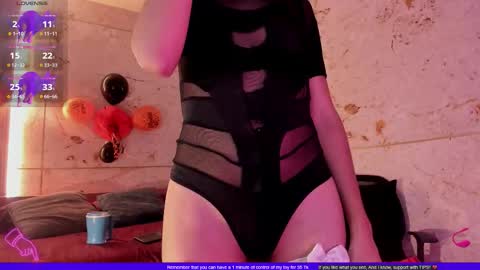 Minji online show from 10/14/25, 09:48