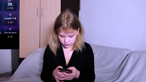 hi Im Mina  online show from 12/03/24, 01:30