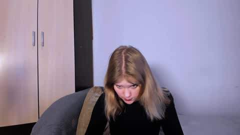 hi Im Mina  online show from 12/11/24, 04:49