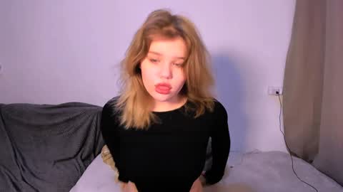 hi Im Mina  online show from 12/16/24, 01:53