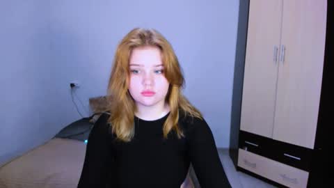 hi Im Mina  online show from 12/03/25, 02:30