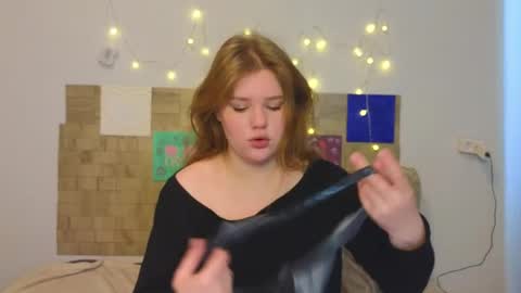 hi Im Mina  online show from 05/16/26, 06:43