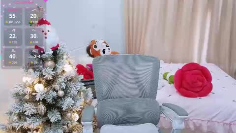 Snapshot of mina_686 chatting on 12/15/25, 08:29 mina_686 online show from 12/15/25, 08:29