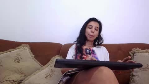 mina smith online show from 09/25/25, 04:32