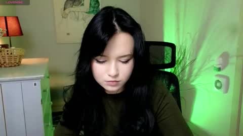 Snapshot of mina_yoon chatting on 10/04/25, 03:43 Mina online show from 10/04/25, 03:43