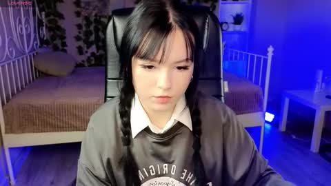 Snapshot of mina_yoon chatting on 10/20/25, 10:38 Mina online show from 10/20/25, 10:38