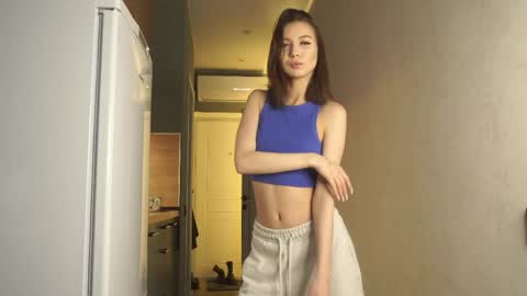 Snapshot of minakomii chatting on 03/26/26, 08:53 Mira online show from 03/26/26, 08:53