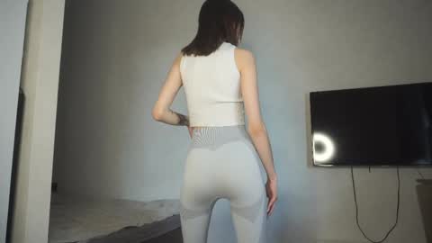 Snapshot of minakomii chatting on 04/02/26, 06:22 Mira online show from 04/02/26, 06:22