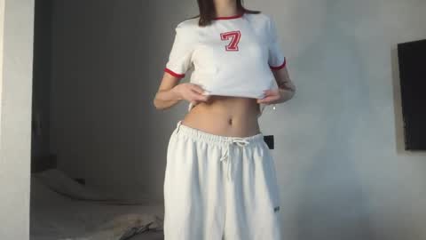 Snapshot of minakomii chatting on 04/07/26, 07:20 Mira online show from 04/07/26, 07:20