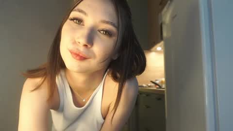 Snapshot of minakomii chatting on 04/10/26, 06:51 Mira online show from 04/10/26, 06:51