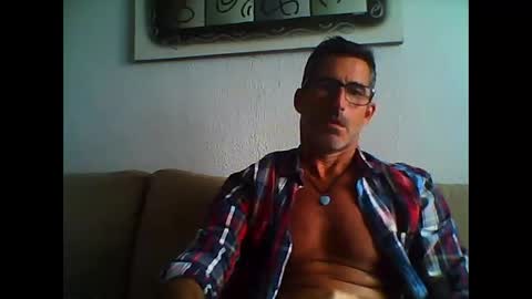 Snapshot of mindthestep chatting on 10/05/25, 01:42 MIND online show from 10/05/25, 01:42