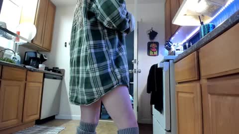 Snapshot of mindymars chatting on 12/19/24, 07:07 Mindy Mars online show from 12/19/24, 07:07