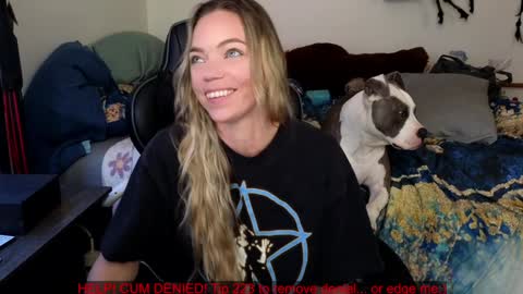 Snapshot of mindymars chatting on 01/20/25, 06:43 Mindy Mars online show from 01/20/25, 06:43