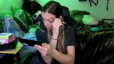 Snapshot of mindymars chatting on 01/27/25, 04:01 Mindy Mars online show from 01/27/25, 04:01