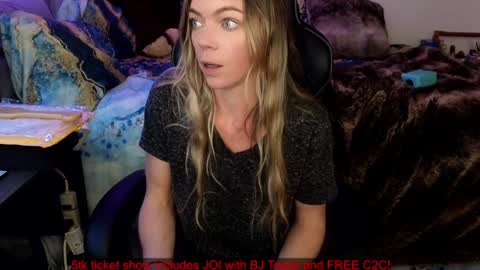 Snapshot of mindymars chatting on 01/27/25, 07:03 Mindy Mars online show from 01/27/25, 07:03