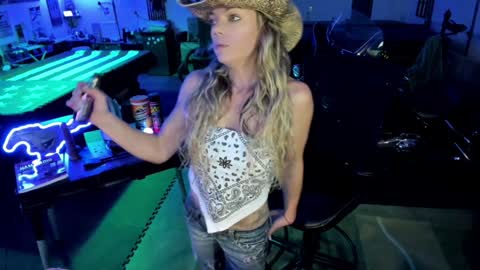 Snapshot of mindymars chatting on 01/31/25, 03:44 Mindy Mars online show from 01/31/25, 03:44