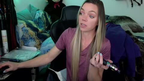 Snapshot of mindymars chatting on 02/03/25, 07:31 Mindy Mars online show from 02/03/25, 07:31