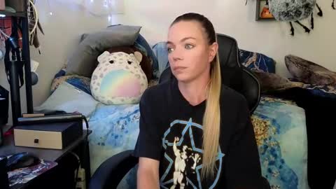 Snapshot of mindymars chatting on 03/03/25, 04:03 Mindy Mars online show from 03/03/25, 04:03