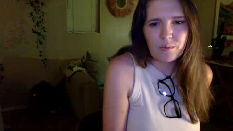 Snapshot of mindymounds chatting on 07/13/26, 04:48 Mindy online show from 07/13/26, 04:48