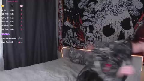 Snapshot of mine_doll chatting on 03/22/26, 06:28 Anny online show from 03/22/26, 06:28